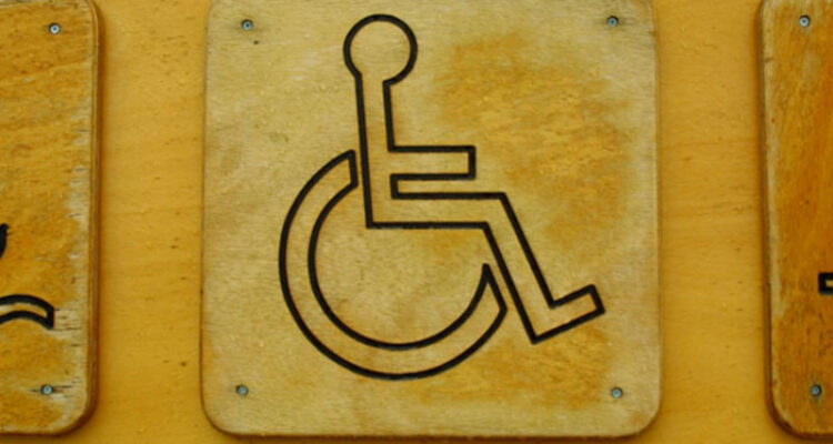 Como melhorar a acessibilidade para deficientes em prédios?