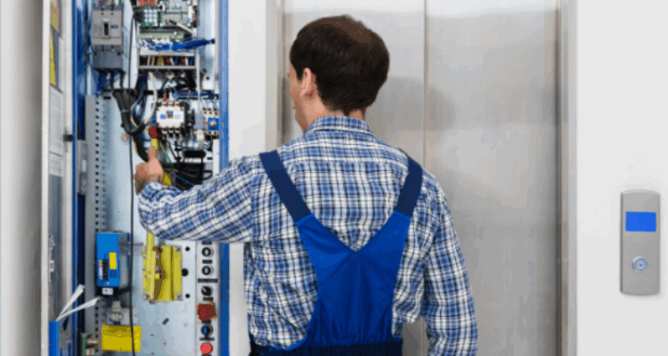 A manutenção de elevadores precisa ser feita pela fabricante?