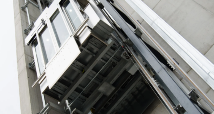 Os custos nada invisíveis da troca das peças de elevadores